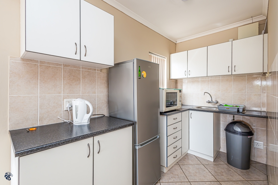 6 Bedroom Property for Sale in Middedorp Western Cape